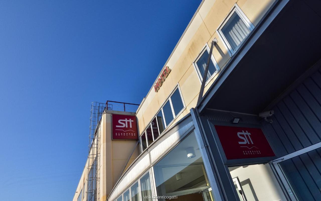 Standard Hotel Udine Pradamano Екстериор снимка