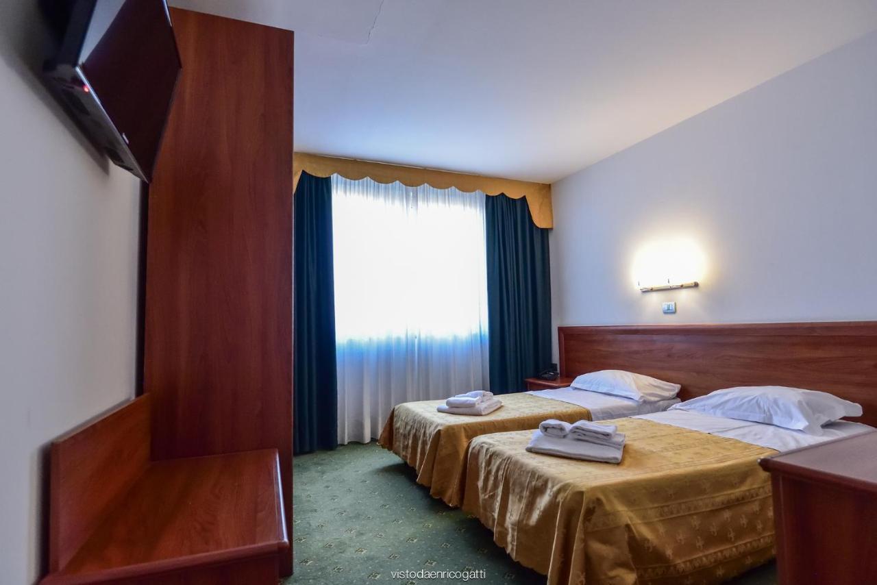 Standard Hotel Udine Pradamano Екстериор снимка