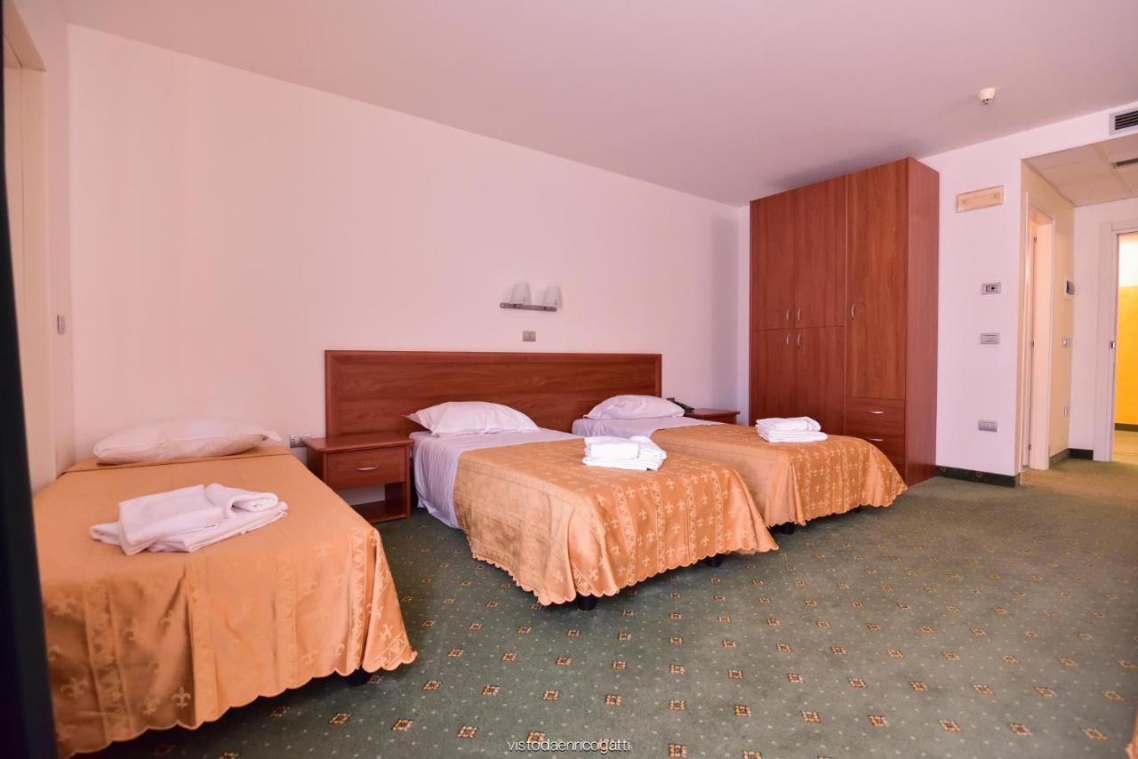 Standard Hotel Udine Pradamano Екстериор снимка