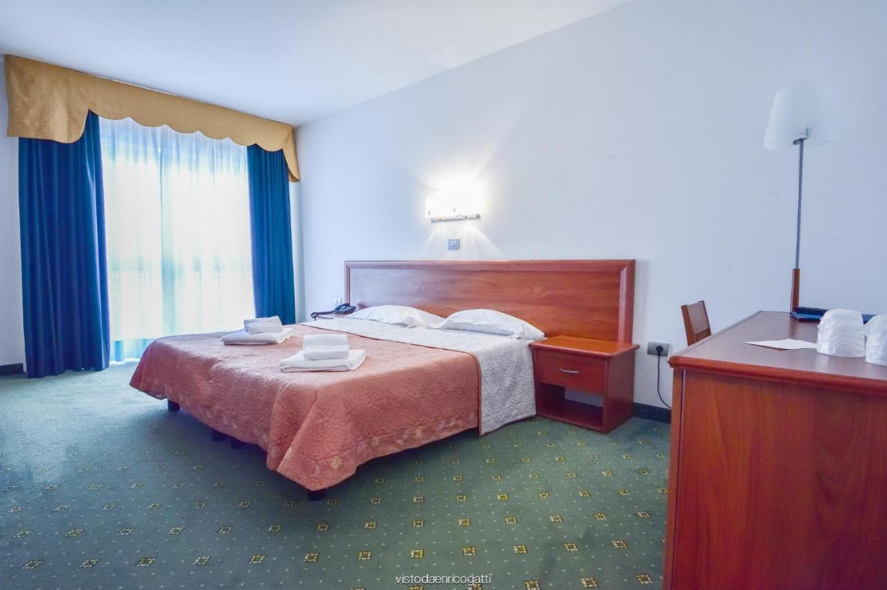 Standard Hotel Udine Pradamano Екстериор снимка